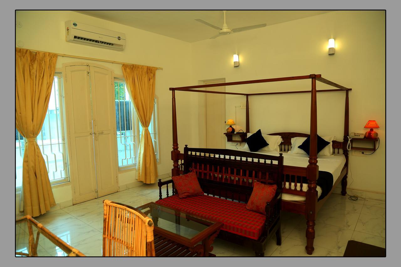 Le Capucin Hotel Pondicherry Bagian luar foto