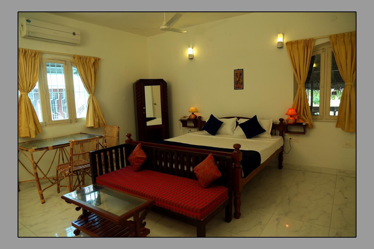 Le Capucin Hotel Pondicherry Bagian luar foto